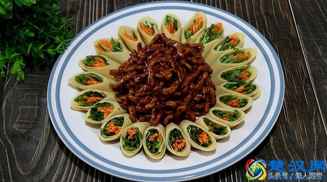 教你京酱肉丝的家常做法，肉丝嫩滑，酱香浓郁，简单摆盘更好看