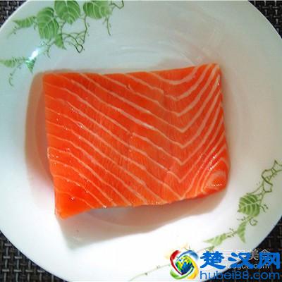 盐煎三文鱼的做法