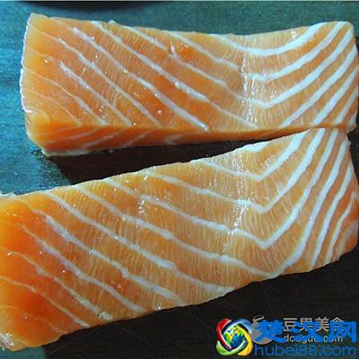 盐煎三文鱼的做法