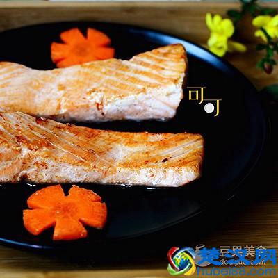 盐煎三文鱼的做法