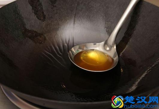 这样做的青椒回锅肉超级好吃，今天晚上就吃它了！