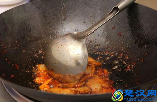 这样做的青椒回锅肉超级好吃，今天晚上就吃它了！