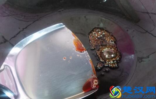 老公做了一道啤酒鸡，比啤酒鸭好吃多了！朋友都说好吃！