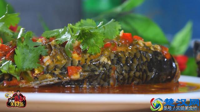 红烧鱼怎么做才能香辣可口，试试做法，普通人都能做出饭店的味道