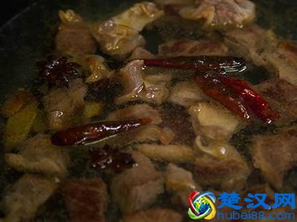 家常硬菜：土豆炖牛肉，巨好吃，详细做法分享