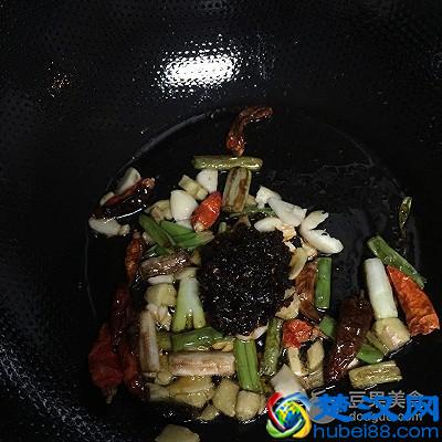 秘制炒田螺的做法