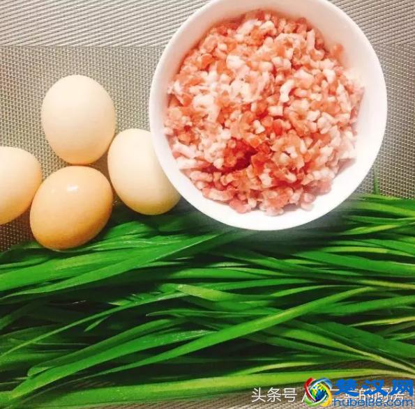 冬至日，教你10分钟包出韭菜饺子，并告诉你韭菜馅不出水的小秘密