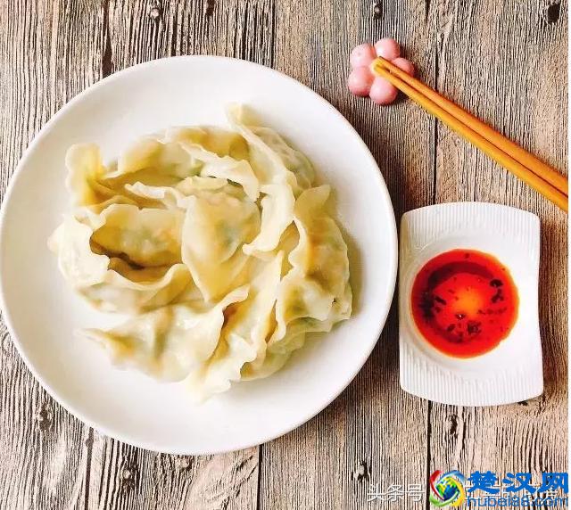 冬至日，教你10分钟包出韭菜饺子，并告诉你韭菜馅不出水的小秘密