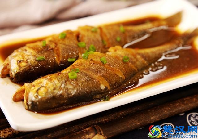 冰冻小黄鱼怎么做好吃？教您一招，入味又不腥！附煎鱼不粘的窍门