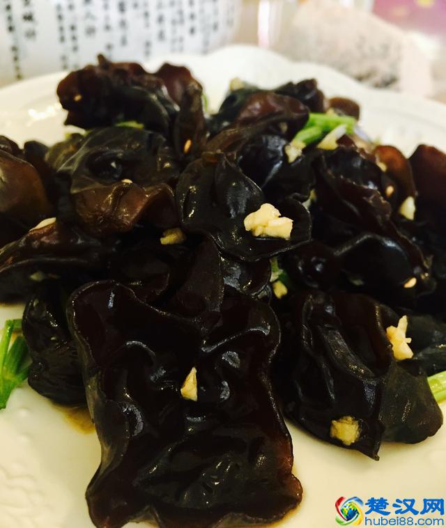 木耳怎样做清脆爽口？凉拌木耳的家常做法