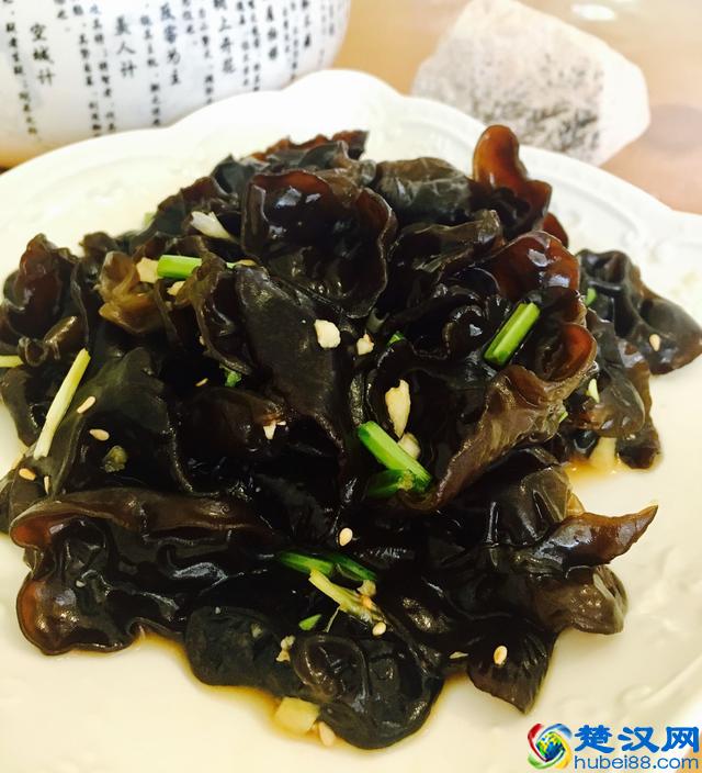 木耳怎样做清脆爽口？凉拌木耳的家常做法