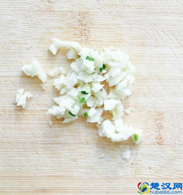 木耳怎样做清脆爽口？凉拌木耳的家常做法