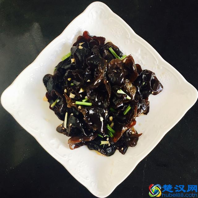 木耳怎样做清脆爽口？凉拌木耳的家常做法