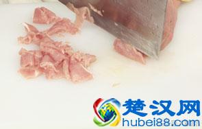 厨师长教你如何做茭白炒肉，茭白鲜嫩，口感清脆，关键是好吃不贵