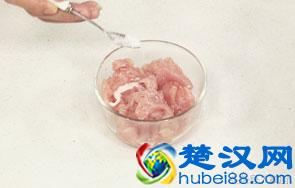 厨师长教你如何做茭白炒肉，茭白鲜嫩，口感清脆，关键是好吃不贵