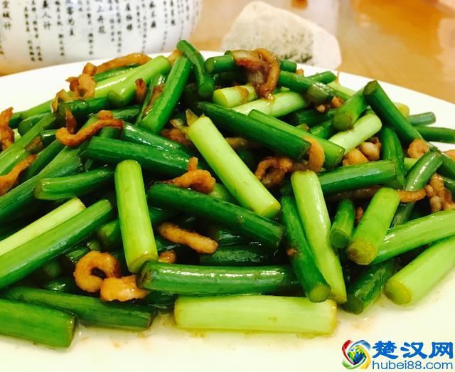 这样炒蒜苔配米饭太香了,蒜苔炒肉的家常做法