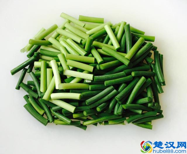 这样炒蒜苔配米饭太香了,蒜苔炒肉的家常做法