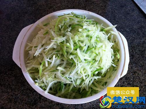 素炸萝卜丸子的简单家常做法!好吃!