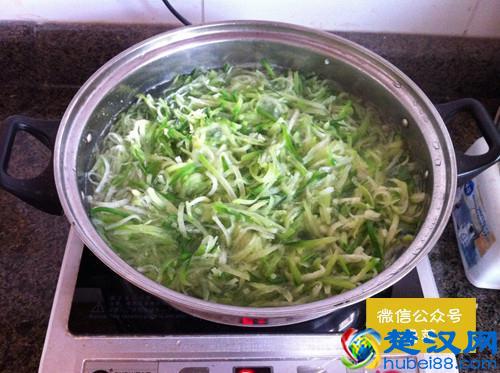 素炸萝卜丸子的简单家常做法!好吃!