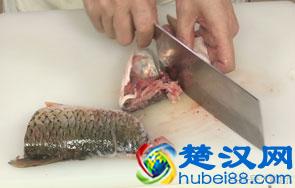 经典川菜水煮鱼片，手把手教你水煮鱼的做法，新手一样能搞定