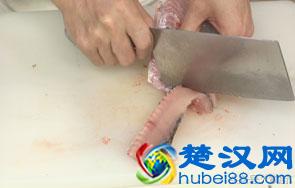 经典川菜水煮鱼片，手把手教你水煮鱼的做法，新手一样能搞定