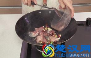 经典川菜水煮鱼片，手把手教你水煮鱼的做法，新手一样能搞定