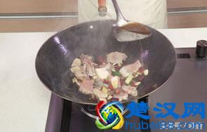 经典川菜水煮鱼片，手把手教你水煮鱼的做法，新手一样能搞定