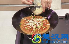 经典川菜水煮鱼片，手把手教你水煮鱼的做法，新手一样能搞定