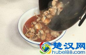 经典川菜水煮鱼片，手把手教你水煮鱼的做法，新手一样能搞定