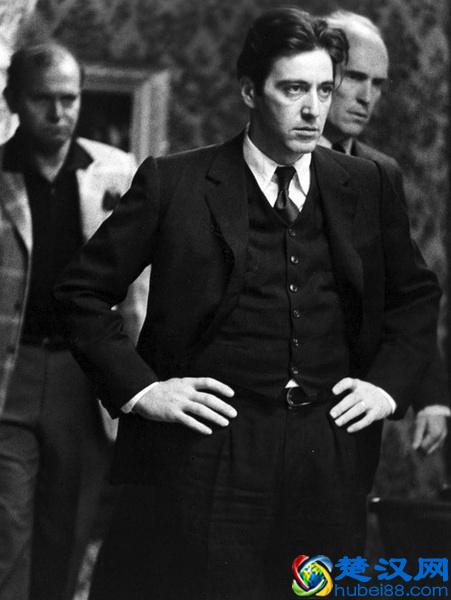 《教父》的三观到底是什么？