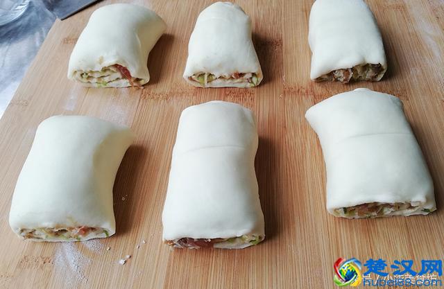 牛肉馅饼的最快速做法，不发面，不饧面，咬一口满嘴香，营养健康