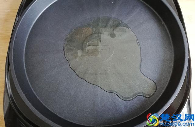 牛肉馅饼的最快速做法，不发面，不饧面，咬一口满嘴香，营养健康