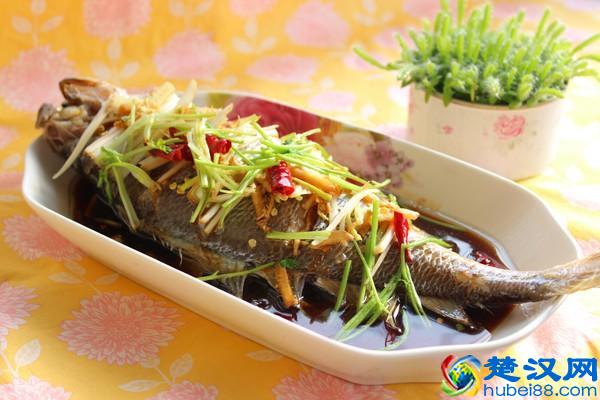 清蒸鱼的做法，做清蒸鱼好吃的秘诀