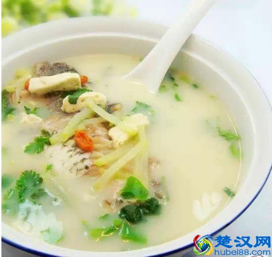 爱喝鱼汤的您看过来，教您10种家常鱼汤的做法