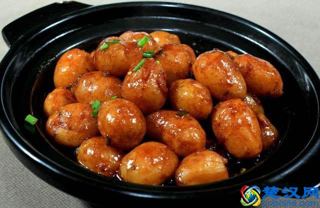 厨师长教你“红烧土豆”的家常做法，其实很简单，只需几个小技巧