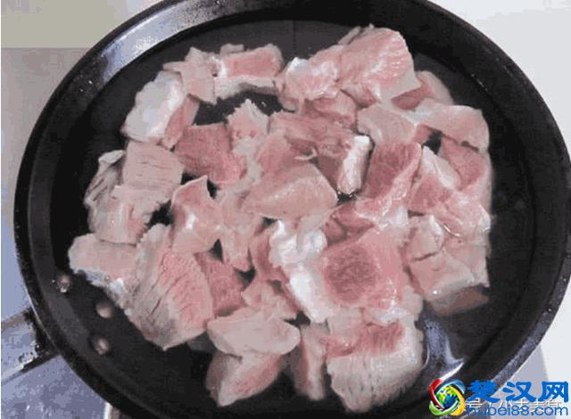 炖牛肉用一个简单的秘诀，炖出来的牛肉软烂入味，口感不会变柴