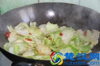 手撕包菜的做法,手撕包菜的家常做法