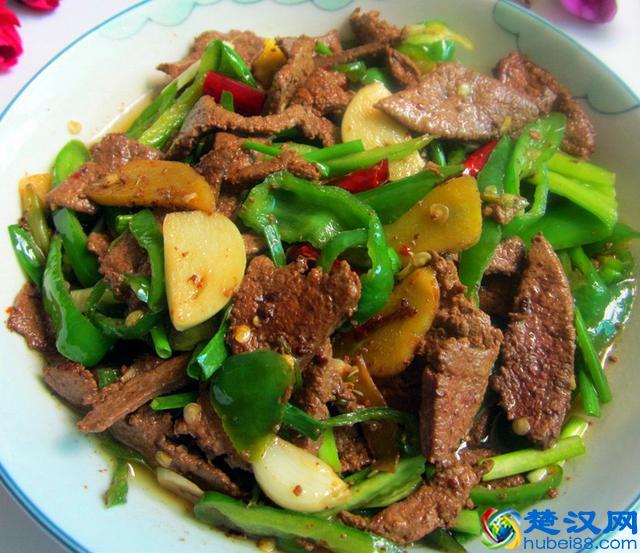 炒猪肝时，千万不要下锅就炒，多加一步，猪肝又香又嫩又不腥！