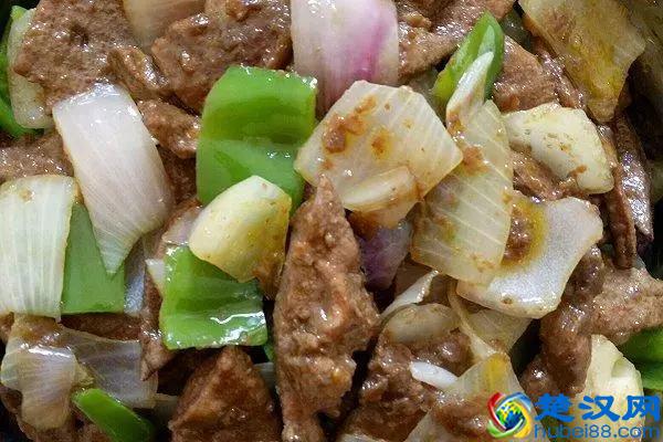 炒猪肝时，千万不要下锅就炒，多加一步，猪肝又香又嫩又不腥！