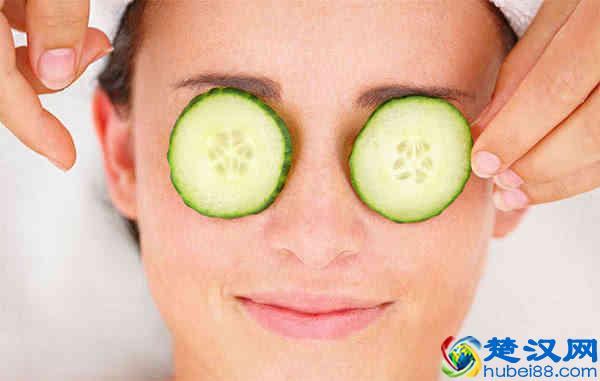 去除眼袋的6个小窍门，朋友们知道吗？