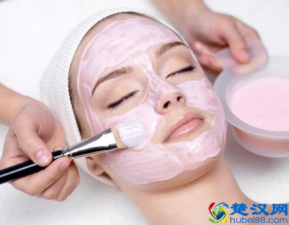 如何去除黑头让鼻子变干净？分享4个简单方法，去黑头收缩毛孔