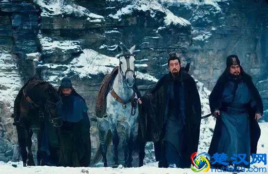 诸葛亮隐居是假，沽名钓誉是真，否则靠什么“闻达于诸侯”？