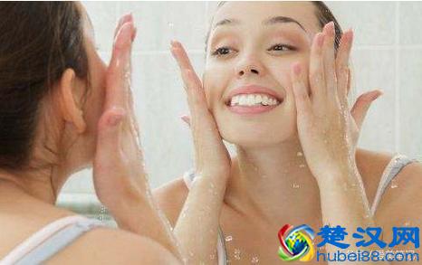 用白醋洗脸好吗？用白醋洗脸的好处和正确方法