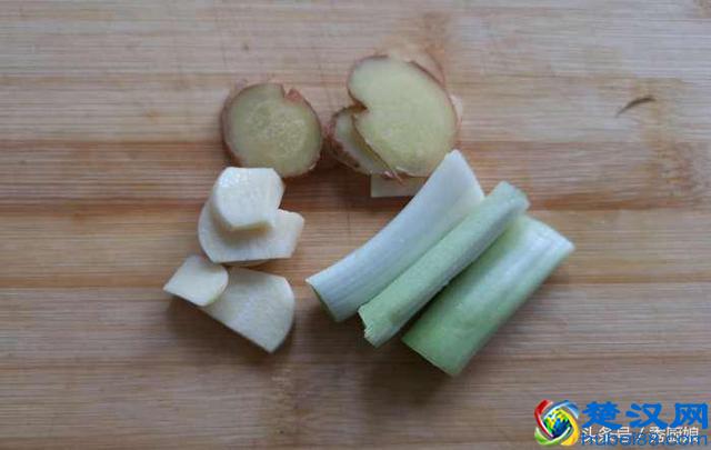 这才是黄花鱼最好吃的做法，味道鲜美，简单易学，下酒必备的好菜