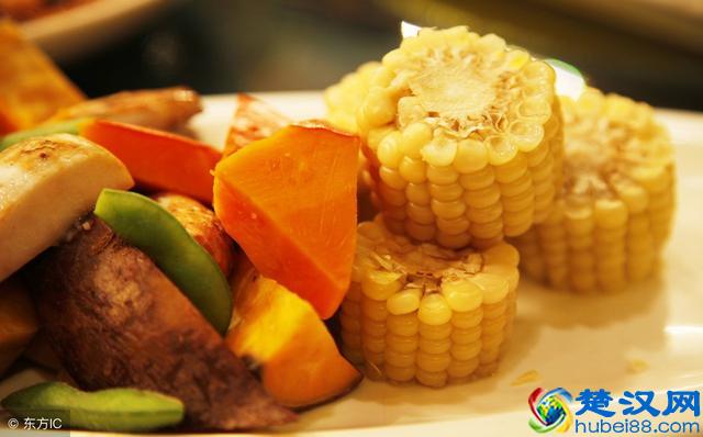 拉肚子千万不能吃鸡蛋，医生提醒，这六类食物也要注意