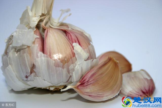 拉肚子千万不能吃鸡蛋，医生提醒，这六类食物也要注意