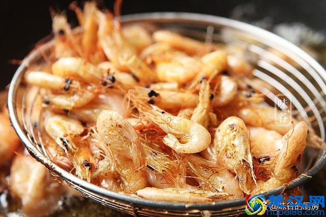 小河虾怎么做好吃？这样做鲜嫩没腥味，几分钟轻松搞定