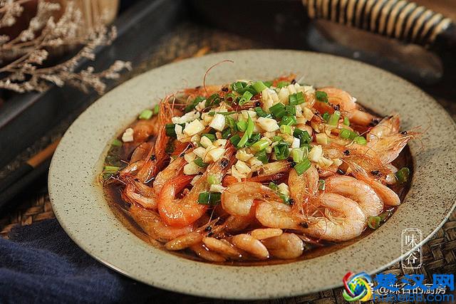 小河虾怎么做好吃？这样做鲜嫩没腥味，几分钟轻松搞定