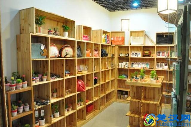 小小格子铺圆她创业梦，为自己打工月赚三万