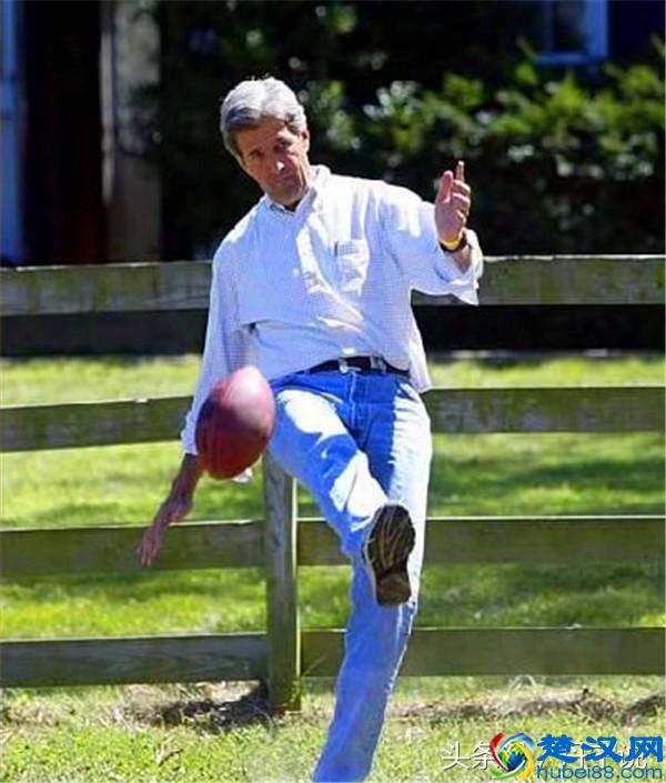 你知道腿粗的男生穿什么牛仔裤好看吗？明星大佬上身示范